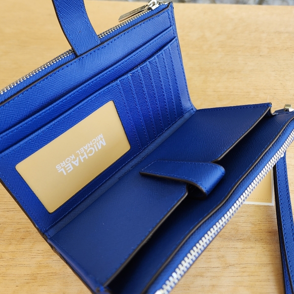 Michael Kors Jet Set Double Zip Wristlet Blue - Picture 4 of 7
